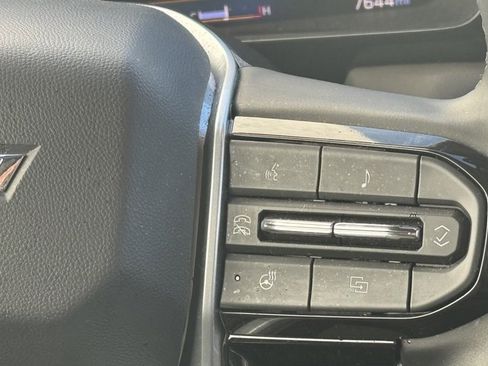 Used 2025 Chevrolet Colorado ZR2 w/ Midnight Edition image 18