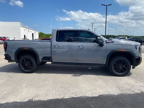 Used 2024 GMC Sierra 2500 AT4 w/ AT4 Premium Plus Package AWD/4WD image 6