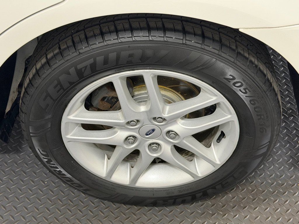 Used 2011 Ford Fusion S FWD image 19