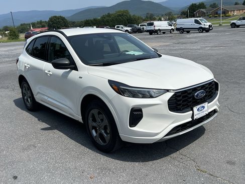 Used 2024 Ford Escape ST-Line w/ Tech Pack #1 AWD/4WD image 4