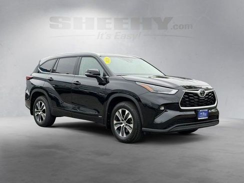 Used 2026 Toyota Highlander XLE AWD/4WD image 2