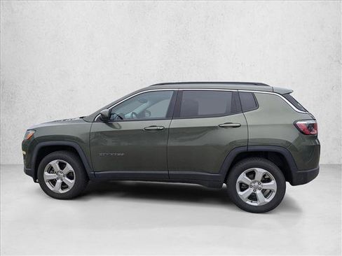 Used 2020 Jeep Compass Latitude w/ Cold Weather Group AWD/4WD image 8