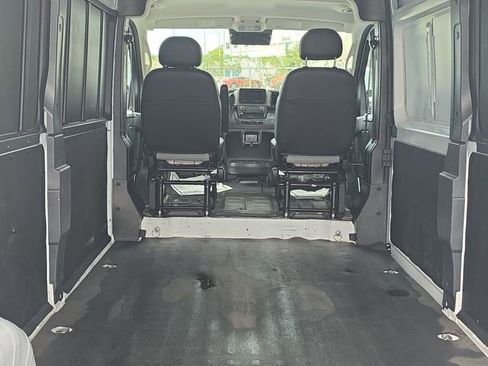 Used 2024 RAM ProMaster 2500 w/ Convenience Group FWD image 8