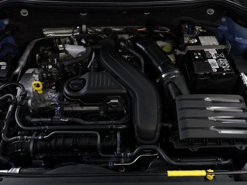 New 2025 Volkswagen Taos SE image 22