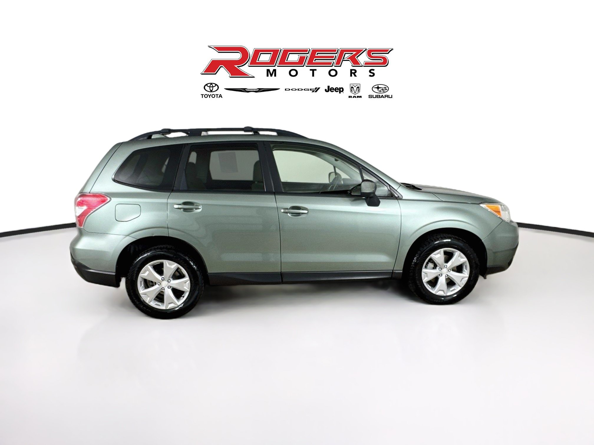 Used 2016 Subaru Forester 2.5i Premium AWD/4WD image 9