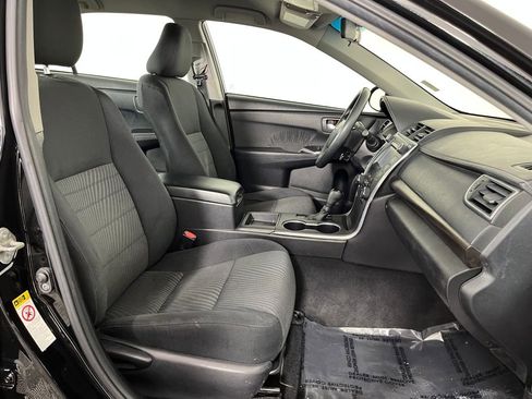 Used 2015 Toyota Camry XLE image 16