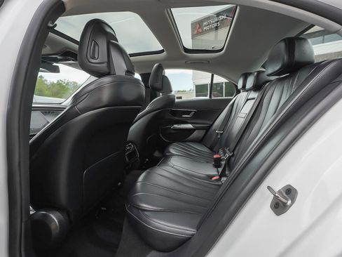 Used 2025 Mercedes-Benz E 350 4MATIC Sedan image 32