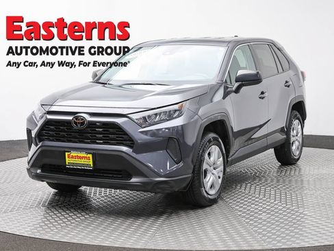 Used 2022 Toyota RAV4 LE AWD/4WD image 1