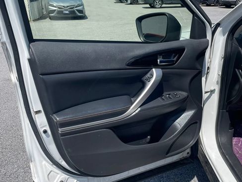 Used 2018 Mitsubishi Eclipse Cross SEL AWD/4WD image 13
