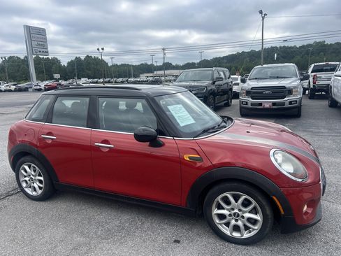 Used 2016 MINI Cooper 4-Door Hardtop FWD image 8