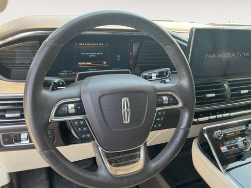 Certified 2023 Lincoln Navigator Black Label AWD/4WD image 12