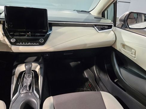 Used 2023 Toyota Corolla LE image 11