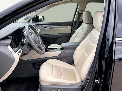 Used 2022 Cadillac XT5 Premium Luxury w/ Technology Package image 27