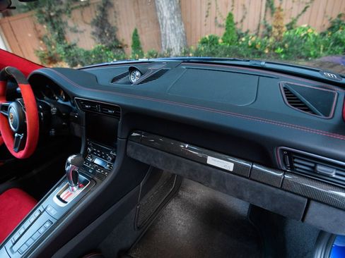 Used 2018 Porsche 911 GT2 RS image 16