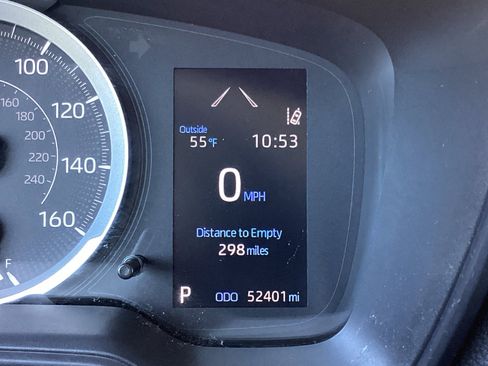 Used 2022 Toyota Corolla LE image 3