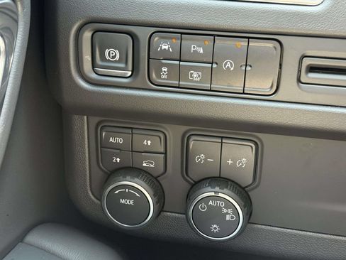 Used 2024 Chevrolet Tahoe LT w/ LT Signature Plus Package AWD/4WD image 24