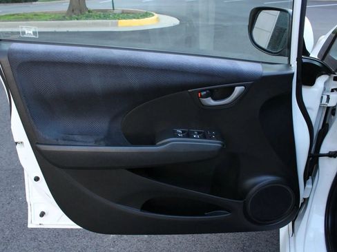 Used 2010 Honda Fit Sport image 12