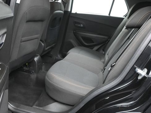 Used 2021 Chevrolet Trax LS FWD image 15