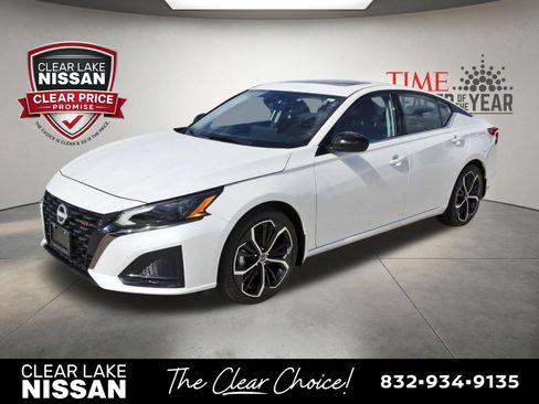 Certified 2025 Nissan Altima 2.5 SR w/ SR Premium Package FWD image 3