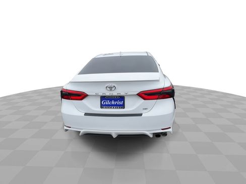 Used 2019 Toyota Camry SE w/ Carpet Mat Package image 7