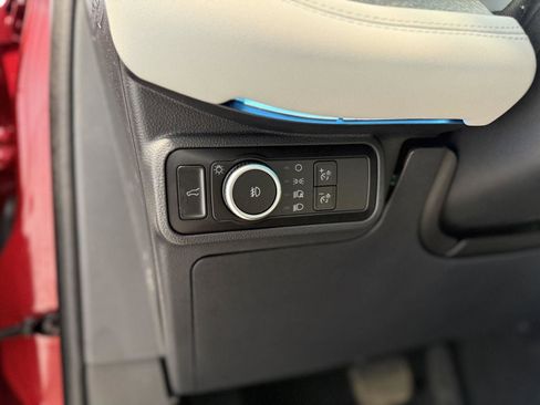 Certified 2025 Ford Explorer Platinum w/ Ultimate Package image 35