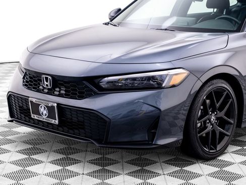 Used 2025 Honda Civic Sport image 32
