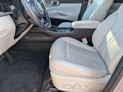 Used 2023 Kia Sorento EX w/ Panoramic Sunroof Package FWD image 15