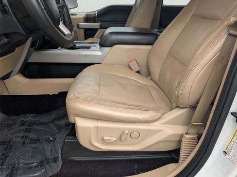 Used 2015 Ford F150 Lariat image 13