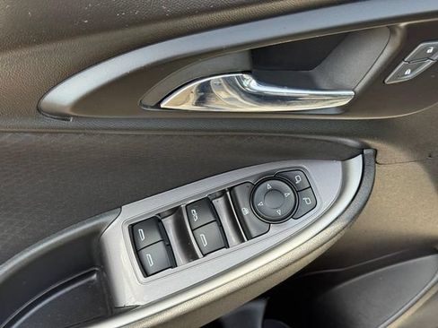 Used 2023 Chevrolet Malibu LT FWD image 18