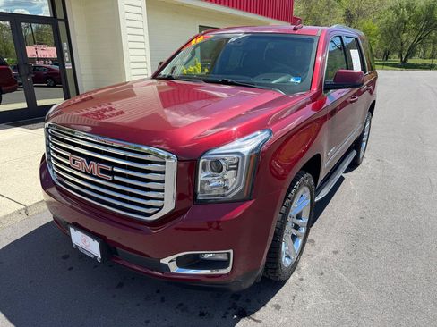 Used 2018 GMC Yukon SLT w/ Premium Edition AWD/4WD image 3