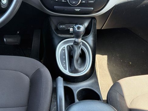 Used 2018 Kia Soul w/ Option Group 020 FWD image 21