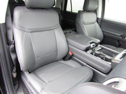 New 2026 Ford Expedition Max Active image 9