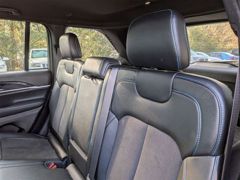 Used 2023 Jeep Grand Cherokee Trailhawk image 29