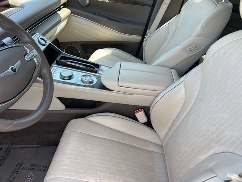 Used 2023 Genesis GV80 2.5T w/ Prestige 20" Package image 16