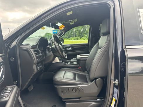 Used 2024 Chevrolet Suburban LT AWD/4WD image 19