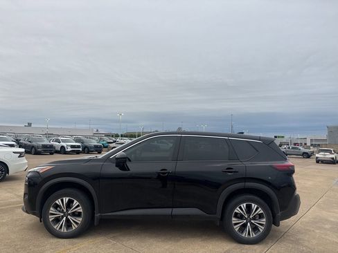 Certified 2022 Nissan Rogue SV image 11