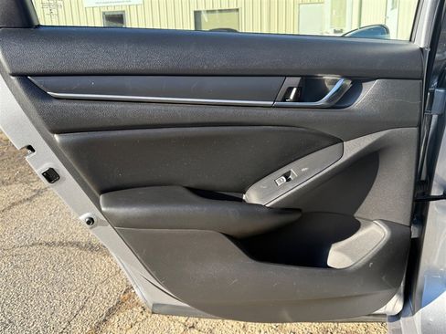 Used 2019 Honda Accord LX image 25