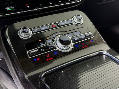 Used 2023 Lincoln Nautilus Reserve image 16
