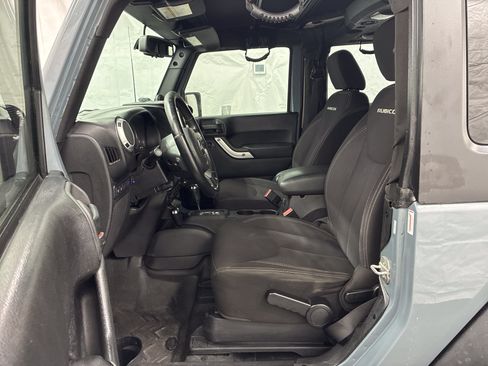 Used 2014 Jeep Wrangler Rubicon w/ Power Convenience Group AWD/4WD image 11