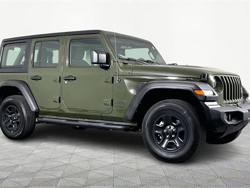 Used 2022 Jeep Wrangler Unlimited Sport image 3