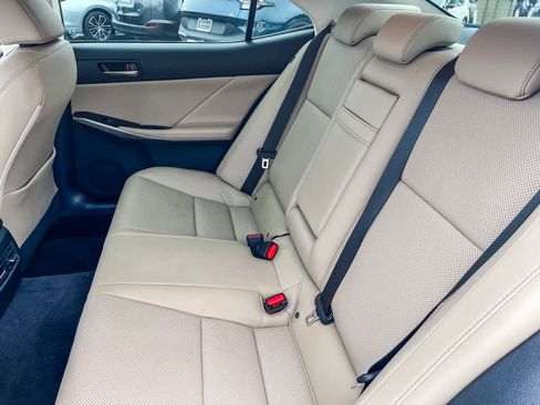 Used 2018 Lexus IS 300 image 18