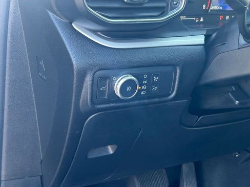 Certified 2022 Ford Explorer XLT w/ Equipment Group 202A image 38