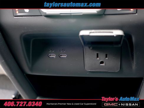 Used 2024 Chevrolet Traverse RS AWD/4WD image 34