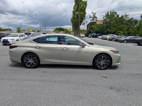 Certified 2025 Lexus ES 350 w/ Premium Package FWD image 2