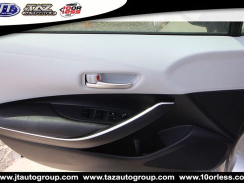 Used 2020 Toyota Corolla SE FWD image 12