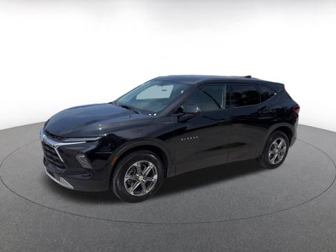 Used 2025 Chevrolet Blazer LT FWD image 6