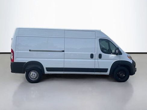 Used 2024 RAM ProMaster 2500 w/ Convenience Group FWD image 2