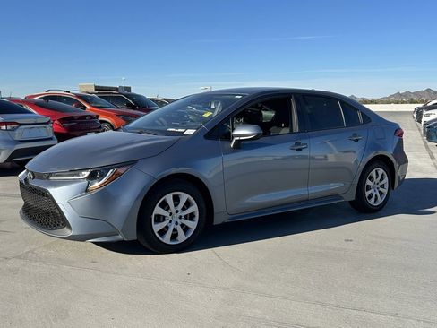 Used 2021 Toyota Corolla LE image 4