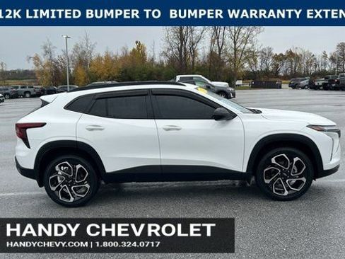 Certified 2025 Chevrolet Trax RS image 2