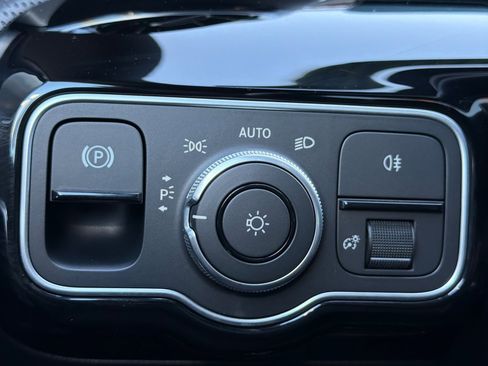 Used 2025 Mercedes-Benz CLA 250 4MATIC image 30